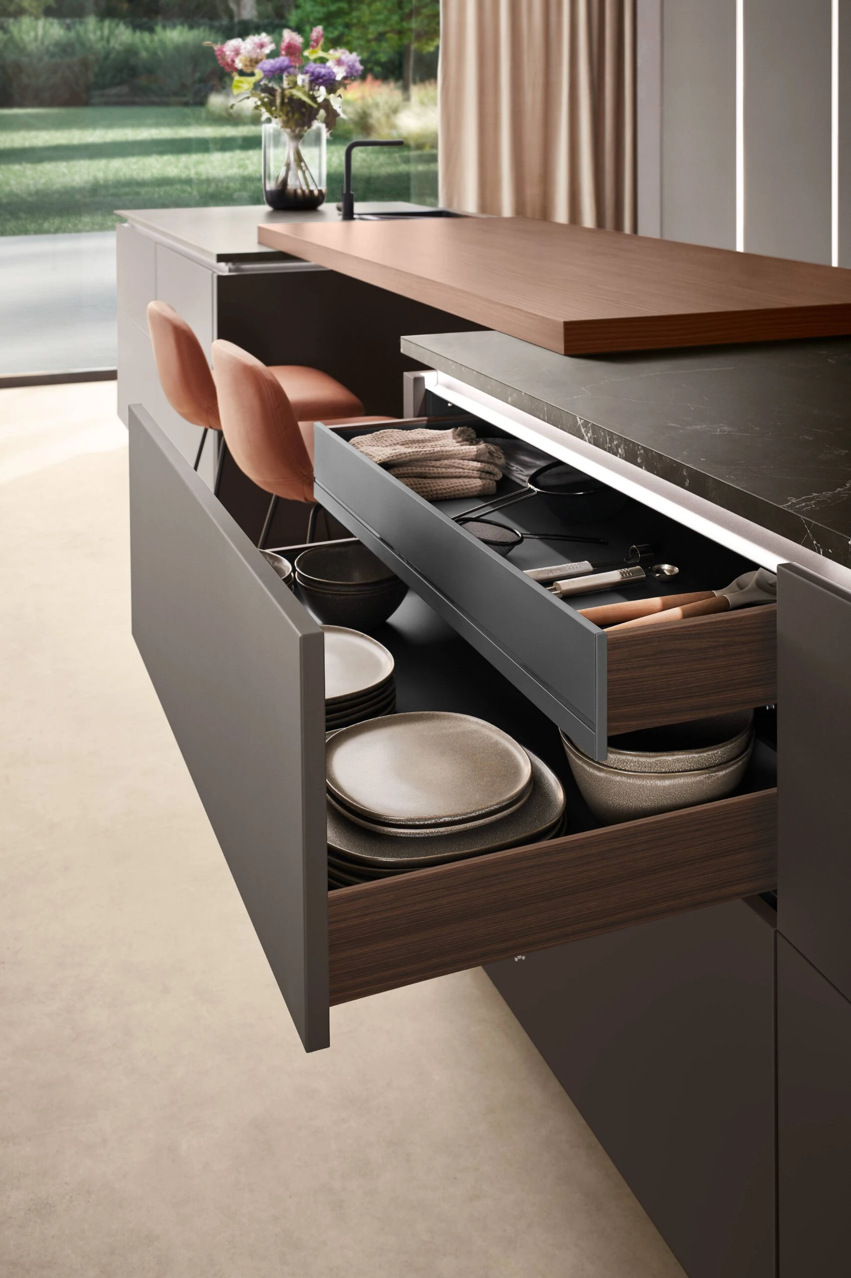 Tiroirs nBOX avec rangements intérieurs sur mesure, cuisine KOA Kitchen dans les Vosges