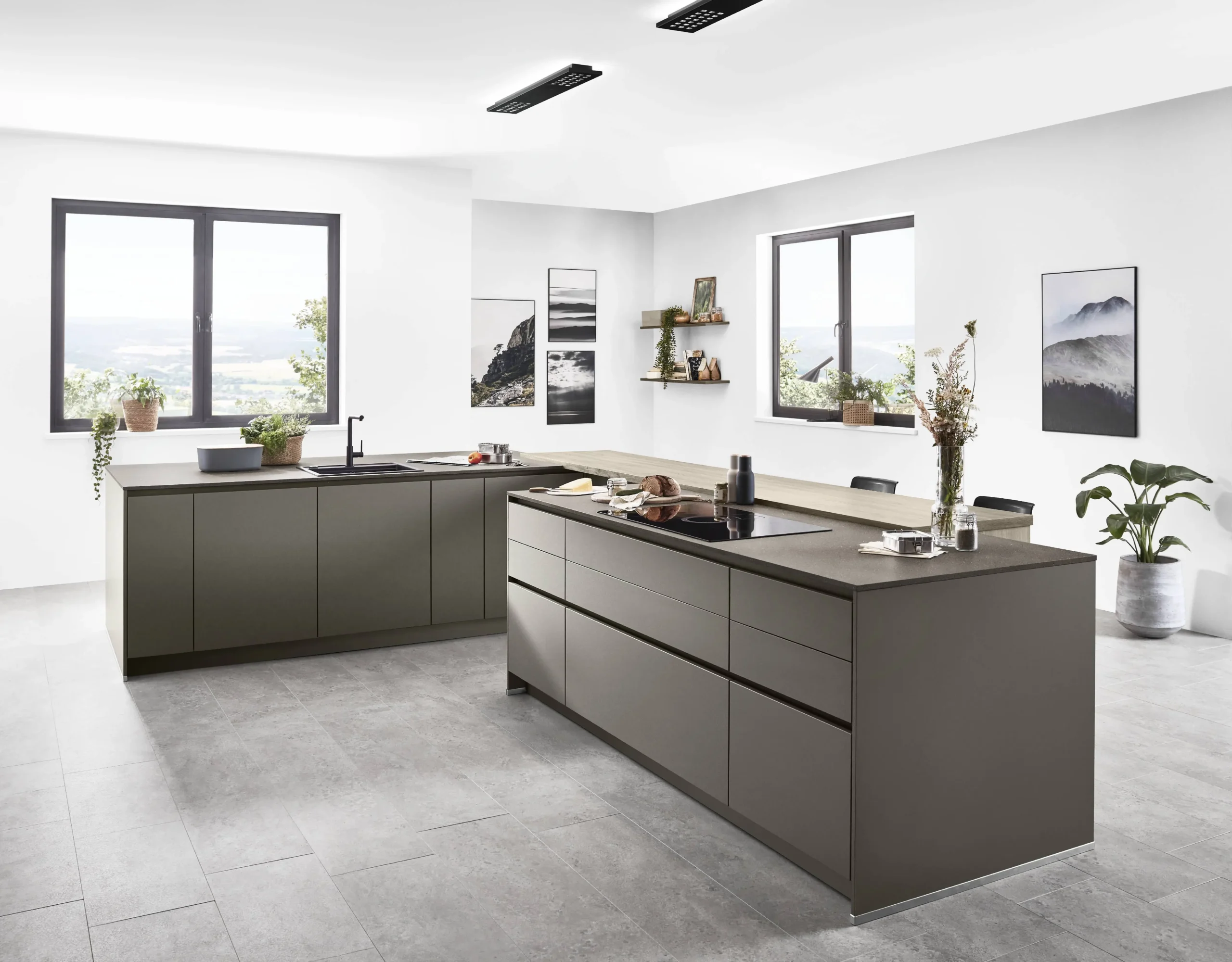 Cuisine sans poignées LINE N au design puriste, proposée par KOA Kitchen dans les Vosges